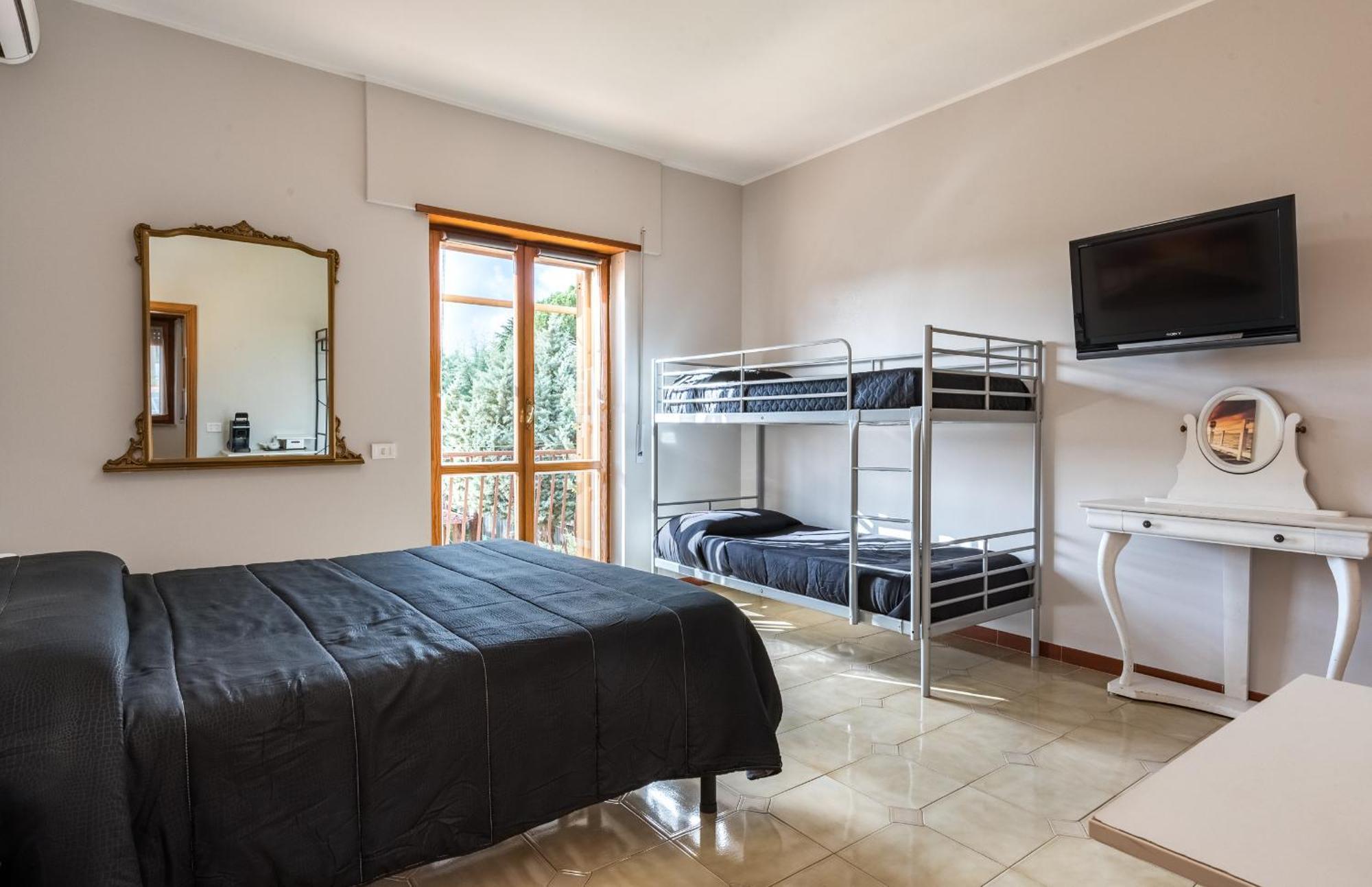 Travelershome Ciampino&Morena Guesthouse روما المظهر الخارجي الصورة